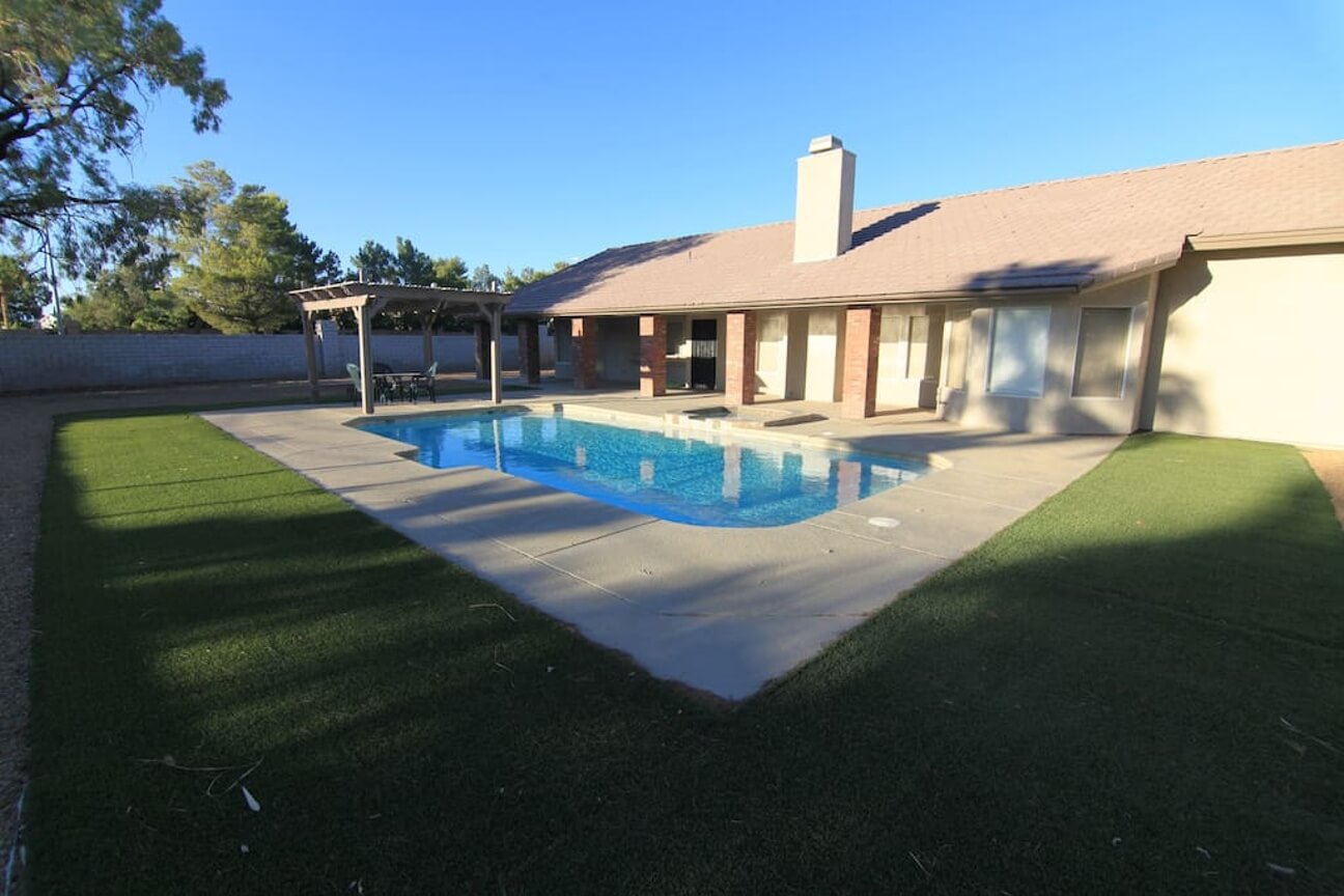 35% off special - Luxury Home Near Strip